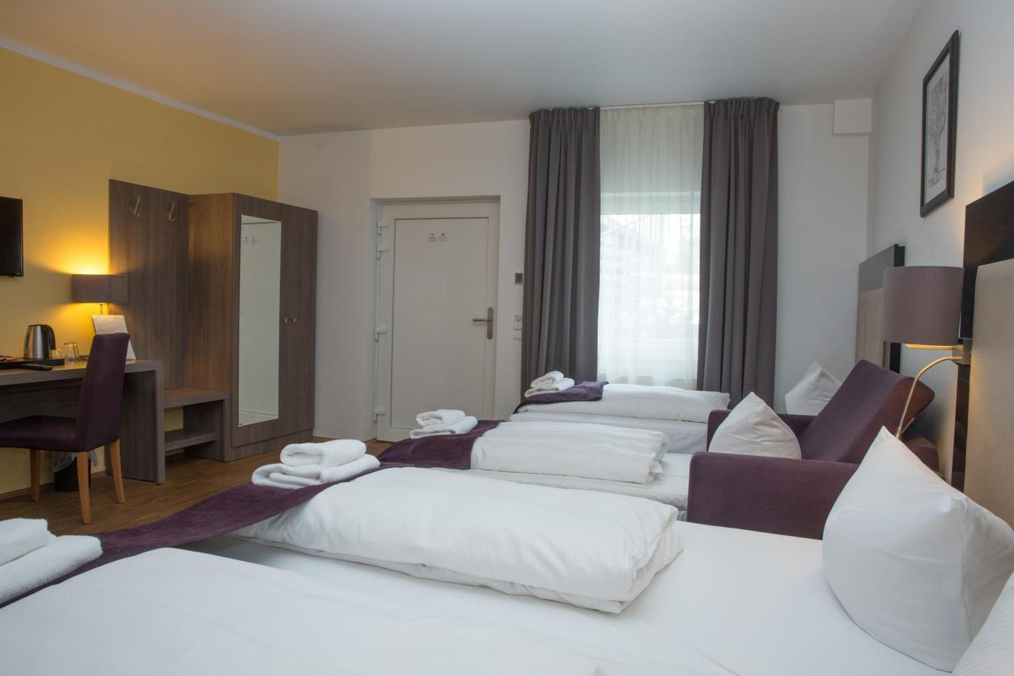 Quadruple Room,738589297:JPEG